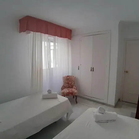 Spacious Flat In - Boliches Apartamento Fuengirola